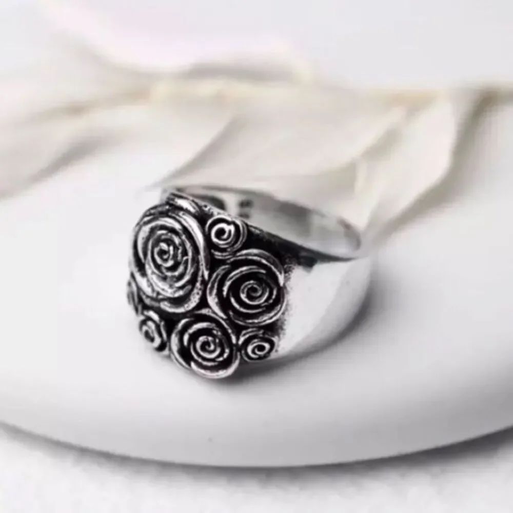 Bridal Rose Ring​​